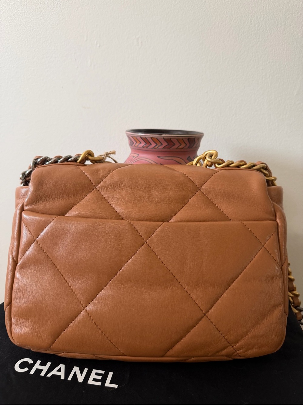 CHANEL 19 QUILTED LAMBSKIN BAG Camel color size S microchipped - Picture 12 of 16